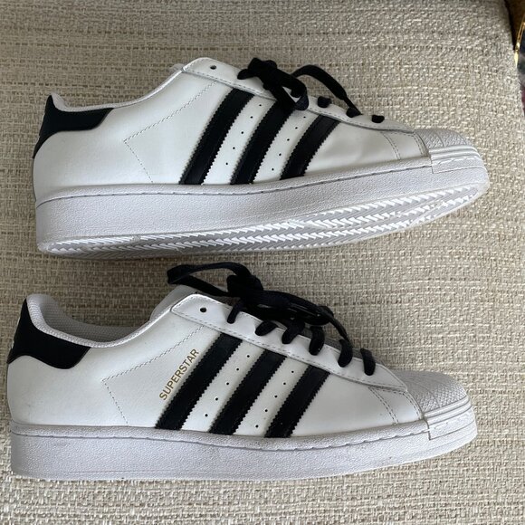 Adidas White Superstars Men’s 10 - Picture 2 of 8